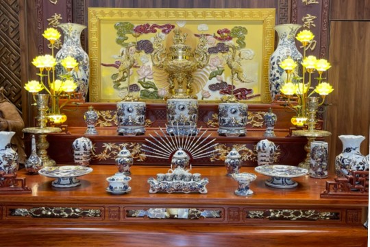 Mẫu Ban Thờ Gia Tiên Đẹp, Trang Nghiêm, Phù Hợp Mọi Không Gian